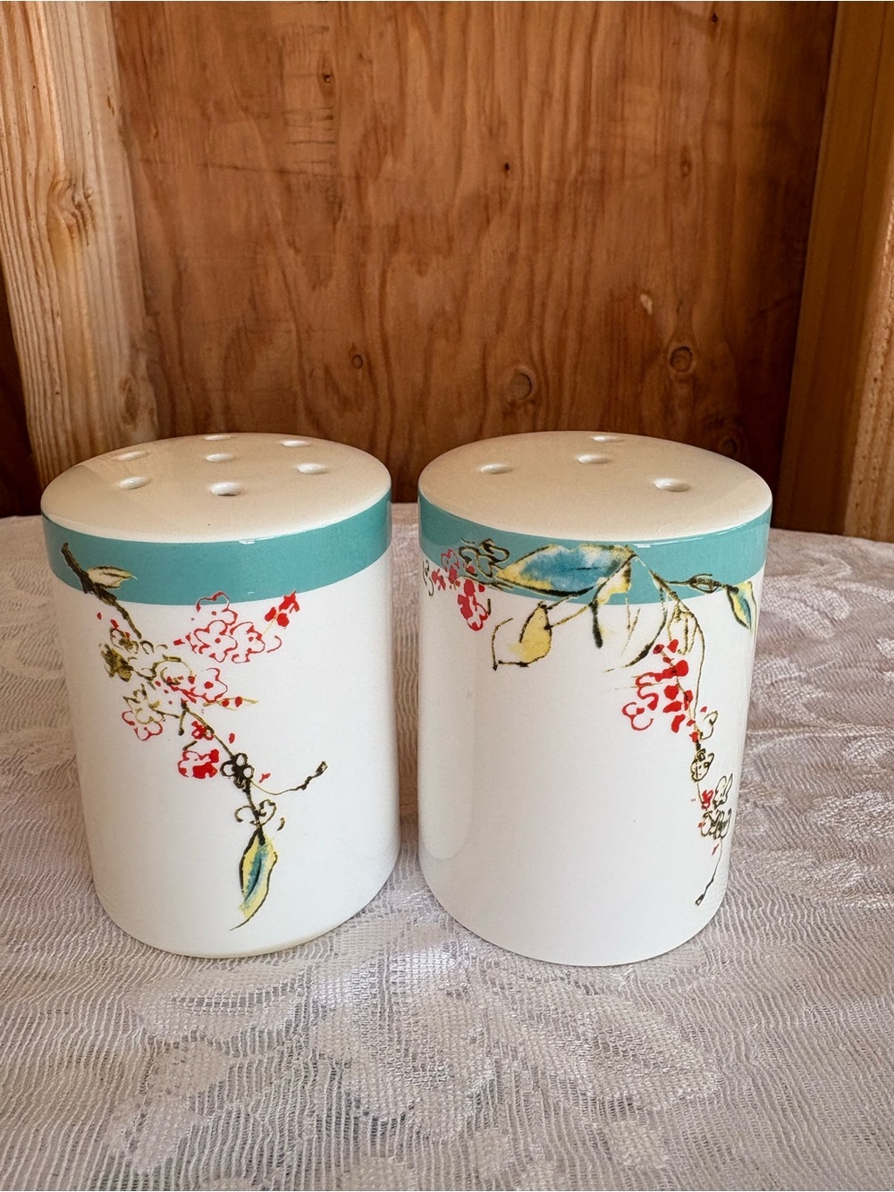 Lenox Chirp Cylinder Salt & Pepper Shakers Set Simply Fine Porcelain Bird Floral